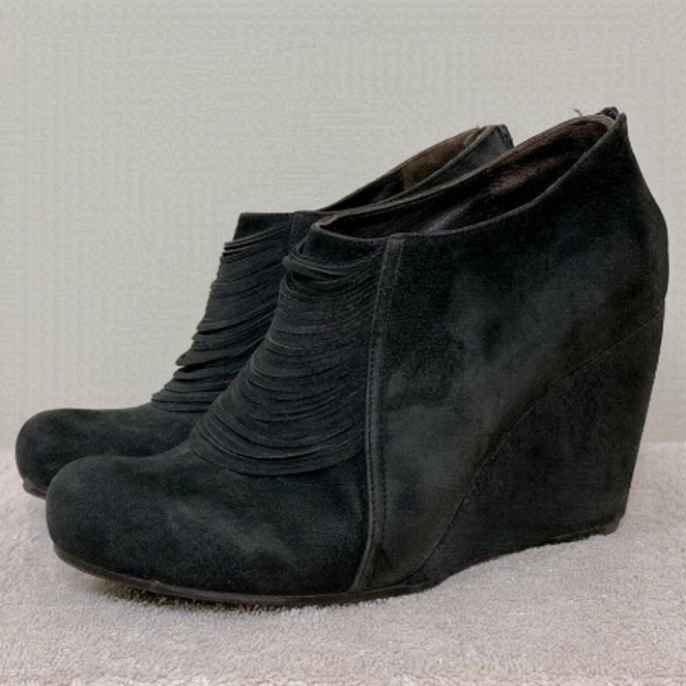 COCLICO Brown Suede Wedge Ankle Booties With Fringe Detail 37